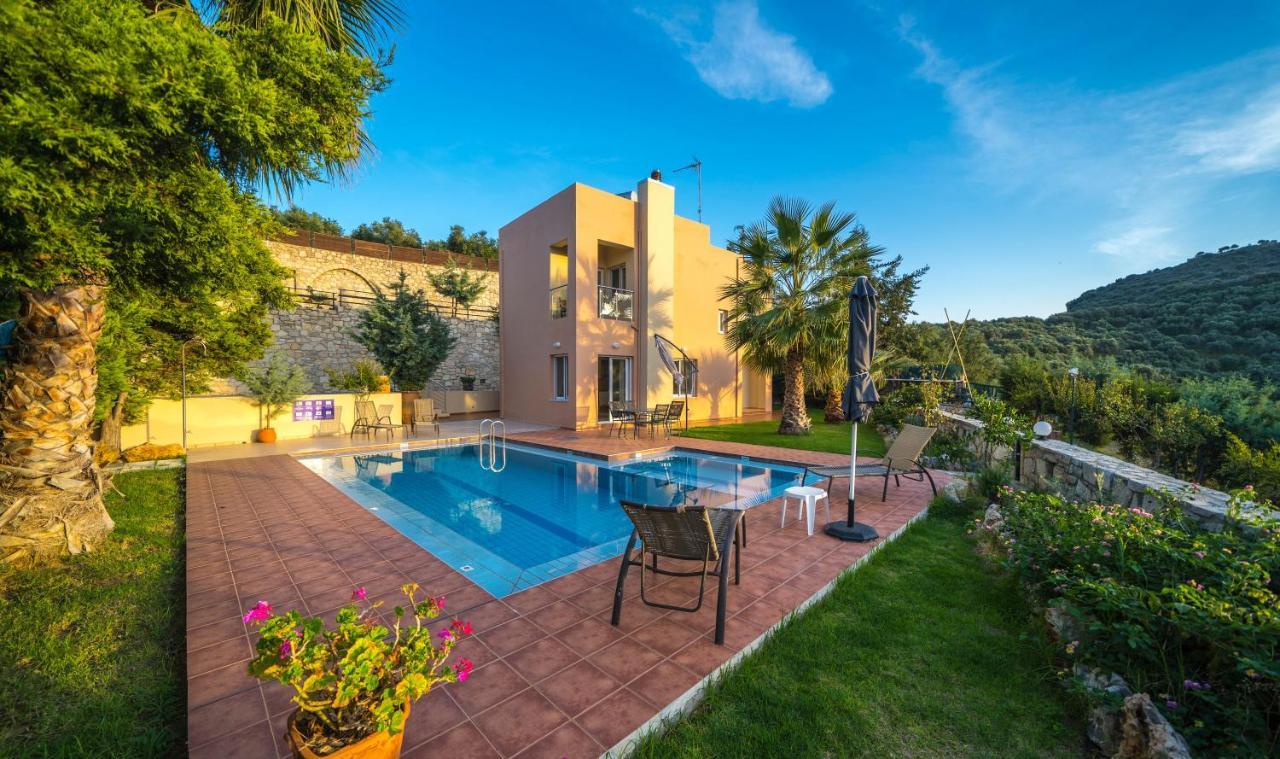 Meliades Villas Agia Marina 외부 사진
