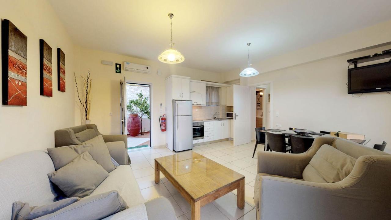 Meliades Villas Agia Marina 외부 사진
