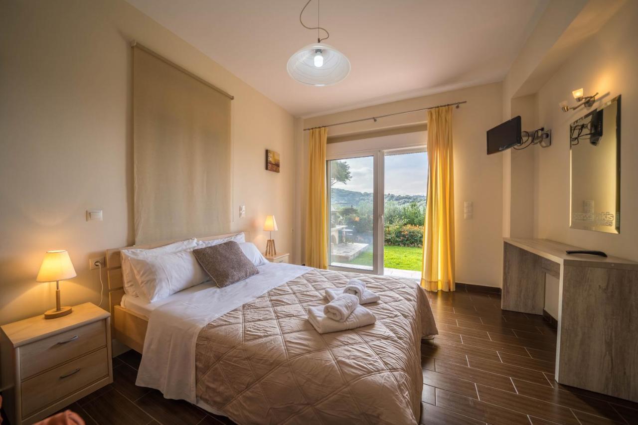 Meliades Villas Agia Marina 외부 사진